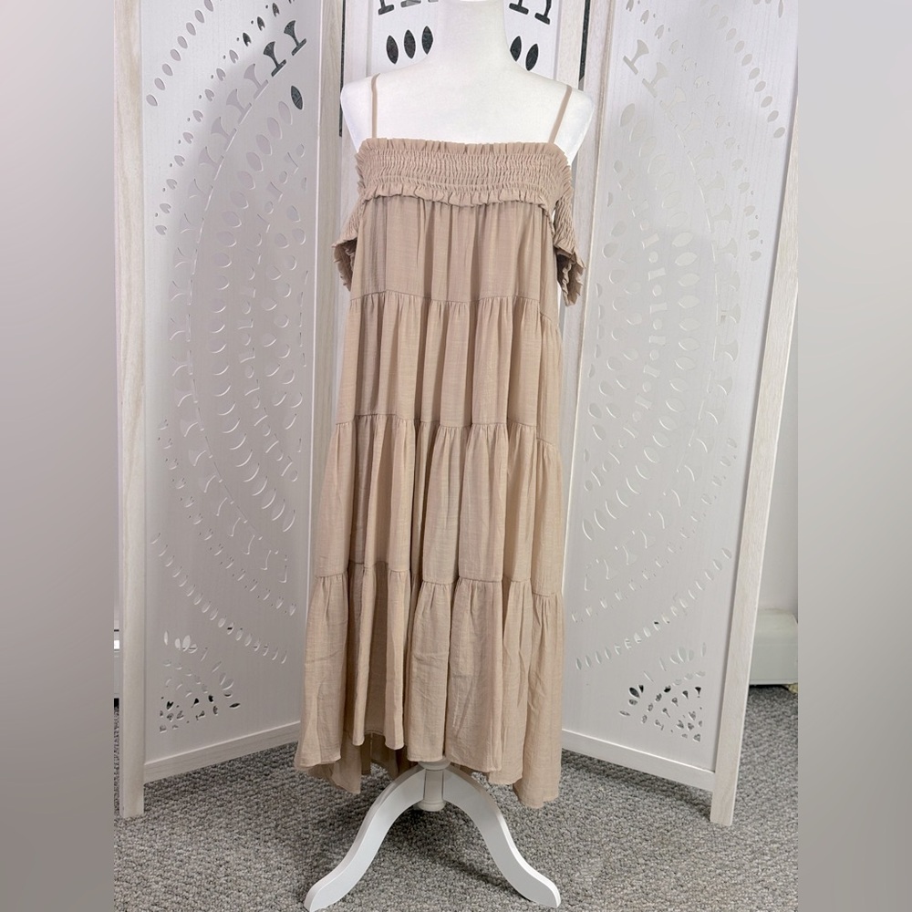 Anthropologie - Sarah Hann Smocked Off-The-Shoulder Tiered Dress - Picture 5 of 12